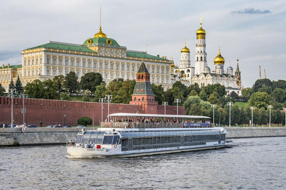 Прогулка на теплоходе "Ривер Палас" по Москве-реке без питания